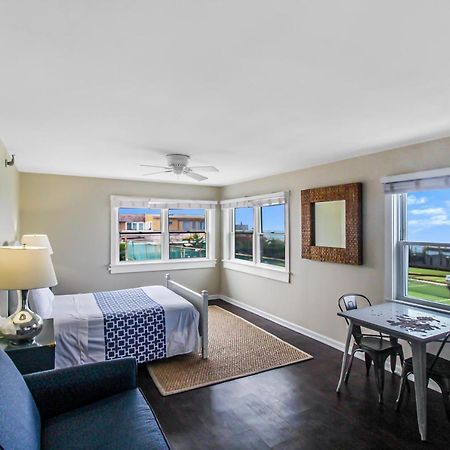 Clegg'S Hotel Ocean Beach Экстерьер фото