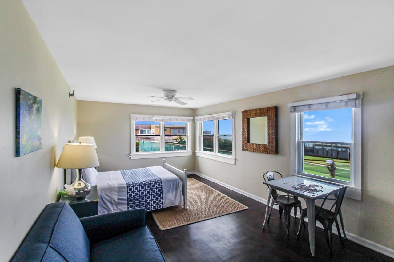 Clegg'S Hotel Ocean Beach Экстерьер фото