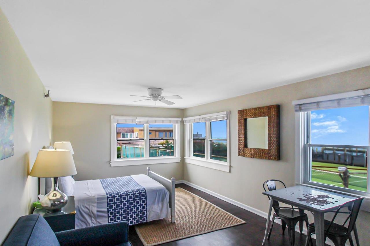 Clegg'S Hotel Ocean Beach Экстерьер фото